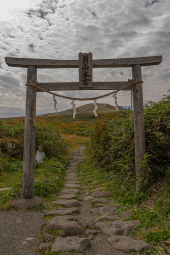 月山本宮　鳥居